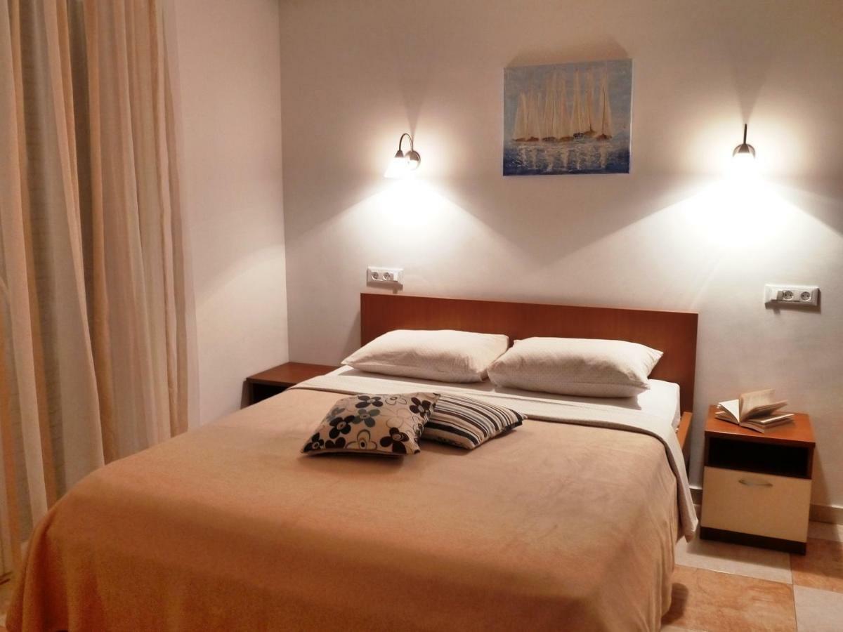 Nice Apartment & Room In Cavtat Exteriör bild